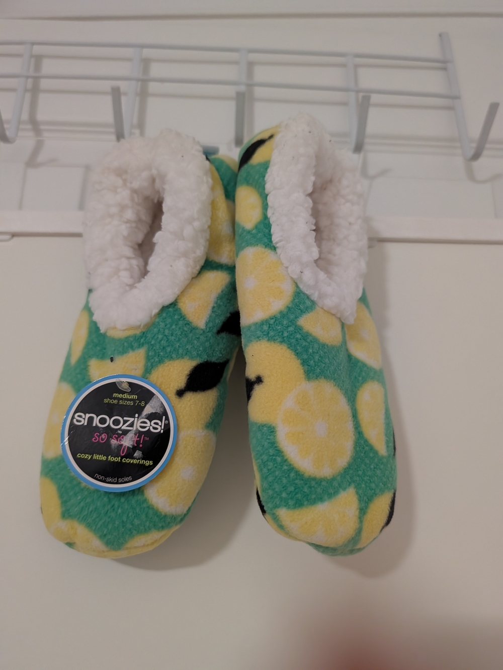 Snoozies! Women's Lemon Print Cozy Slippers - Green & Yellow